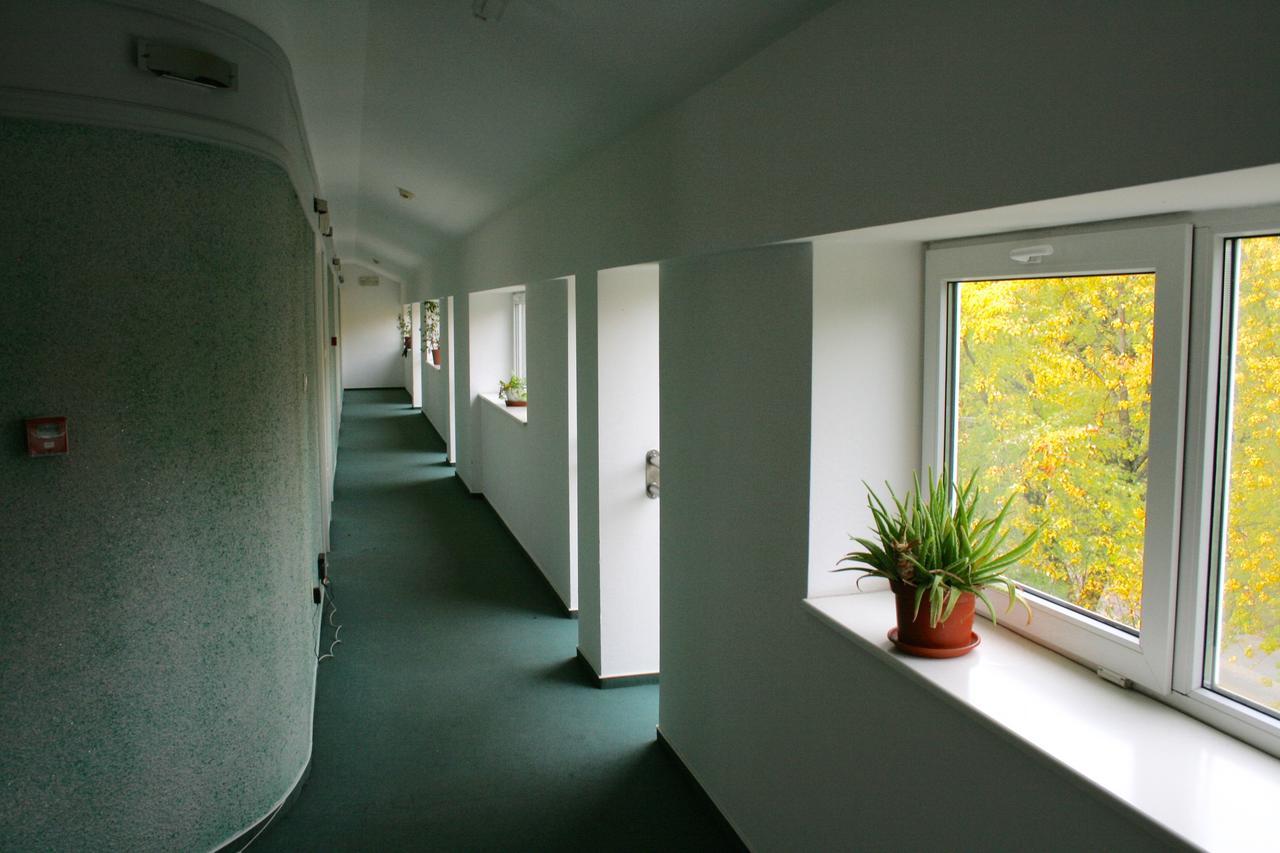 Well Hotel Harkány Extérieur photo