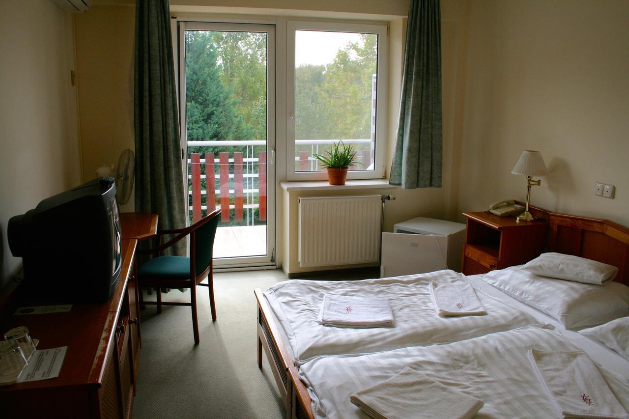 Well Hotel Harkány Extérieur photo