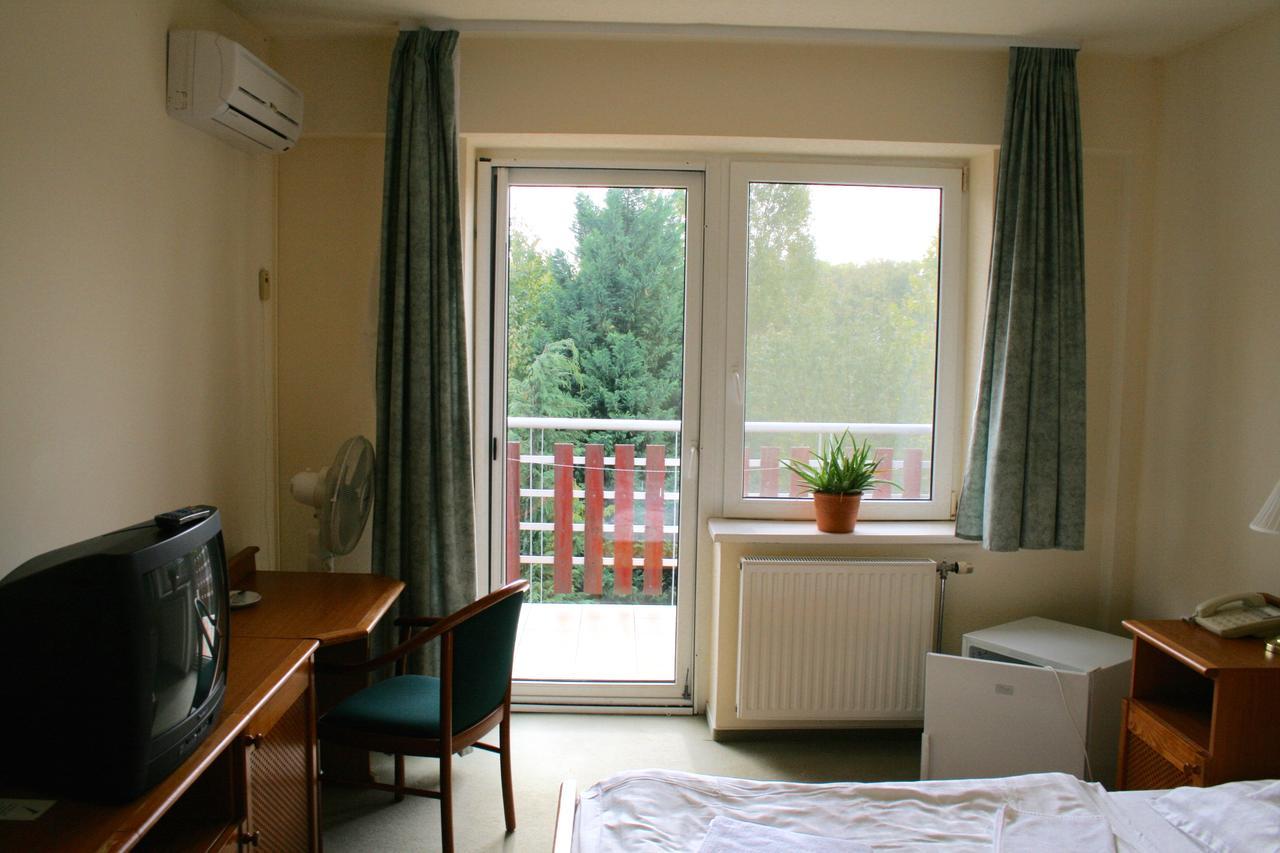 Well Hotel Harkány Extérieur photo