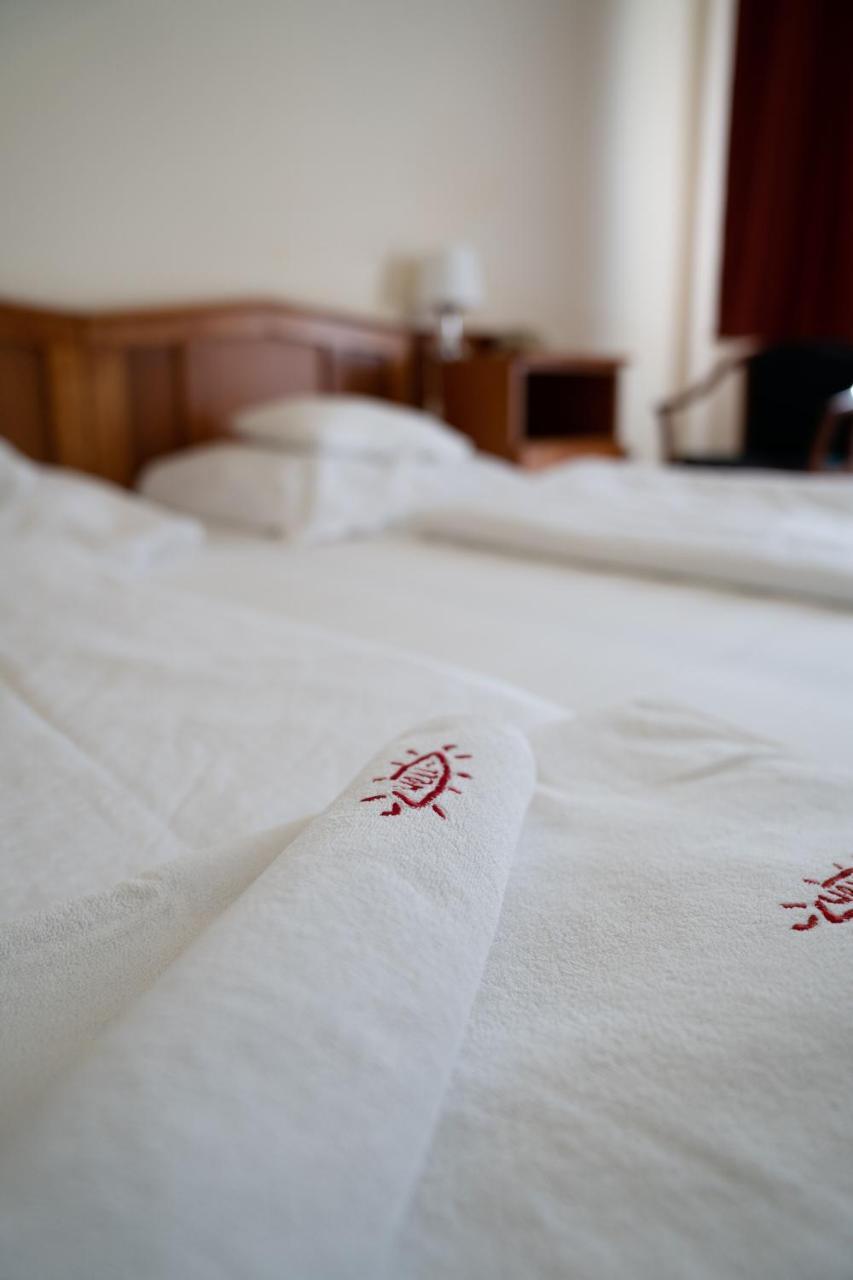 Well Hotel Harkány Extérieur photo