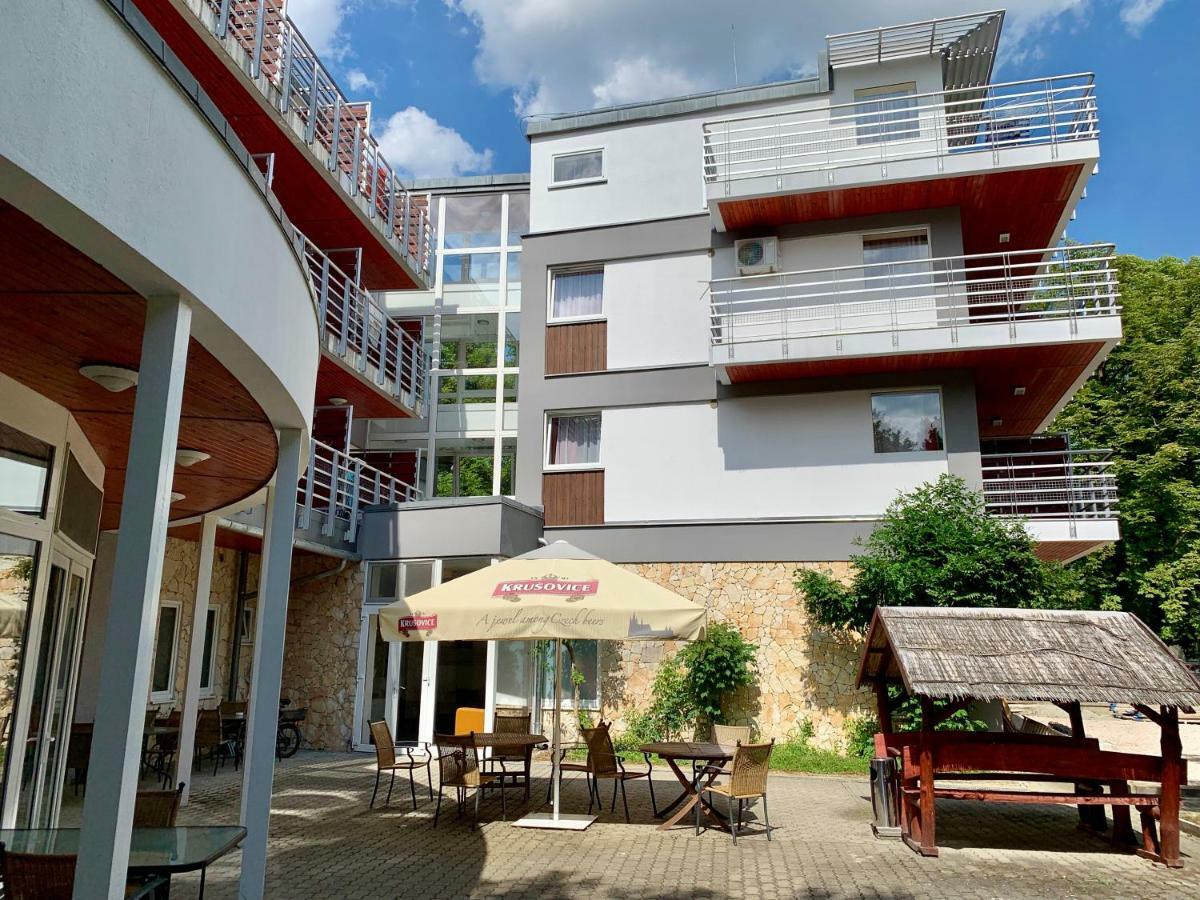 Well Hotel Harkány Extérieur photo
